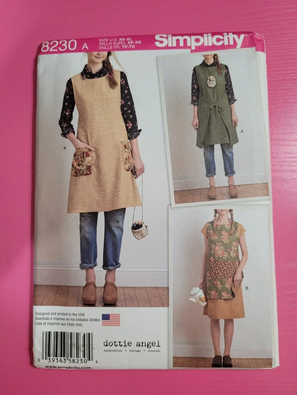Simplicity Apron Dress & Reversible Tabard Sewing Pattern 8230 Size XS-XL (1465)